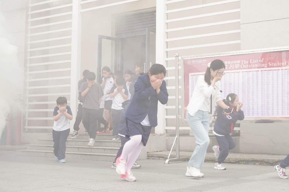 无预告，无脚本！直击力迈5·12消防演练→