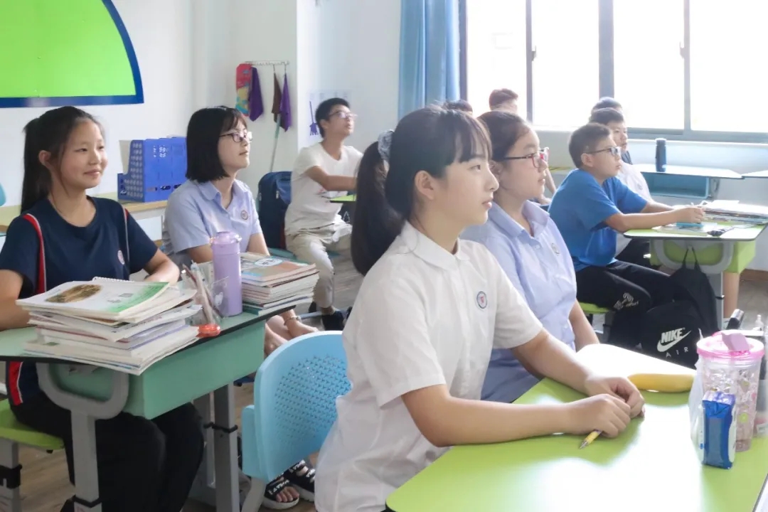 南昌力迈国防教育主题班会
